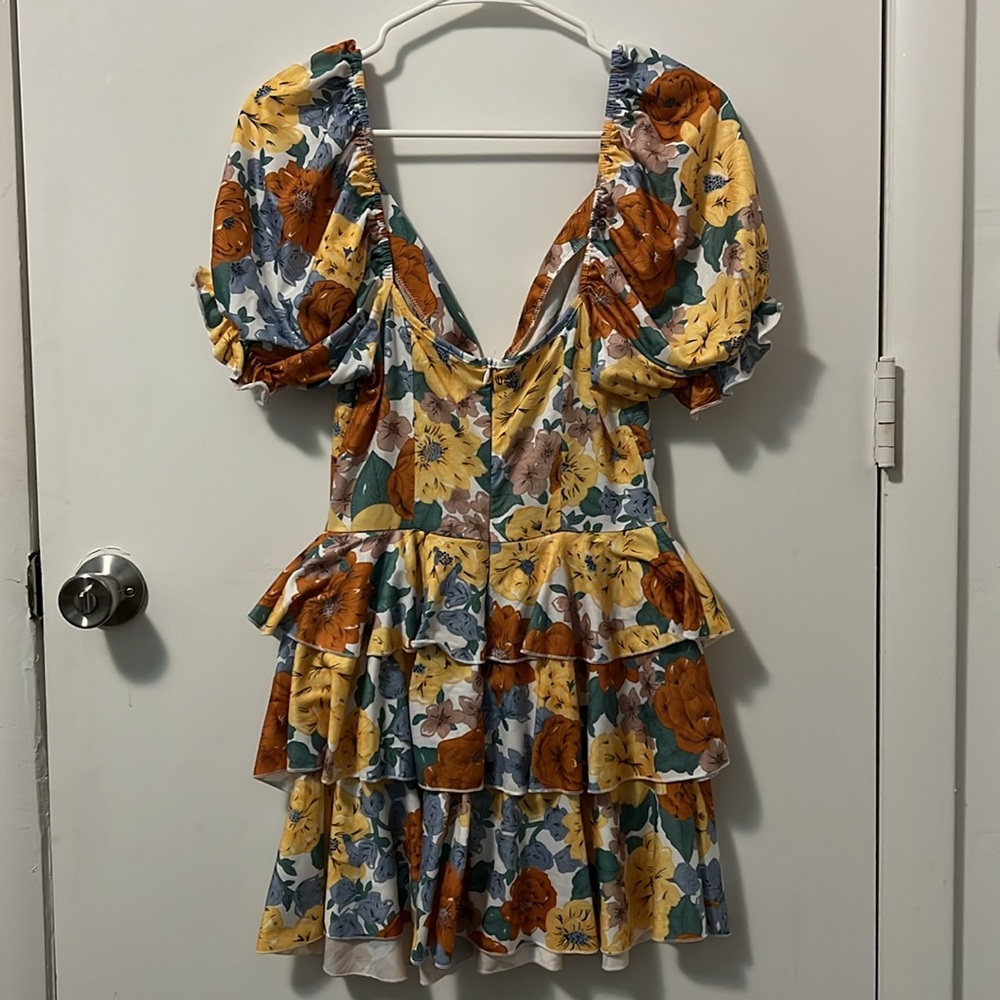 SHEIN Floral Dress With Sweetheart Neckline - Picture 2 of 4